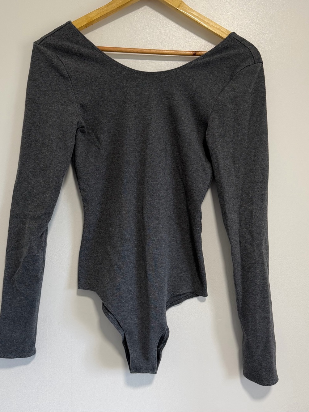 Aritzia Wilfred Free Gray Bodysuit Long Sleeve Scoop Back Balletcore Romper L